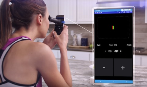 בדיקת עיניים דרך הסמארטפון. צילום מסך מיוטיוב